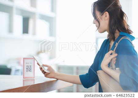 女性無現金付款 女性無現金付款 64623522