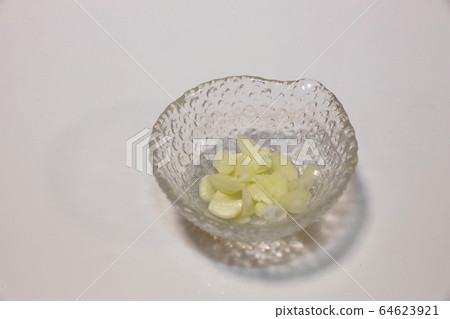 garlic garlic 64623921