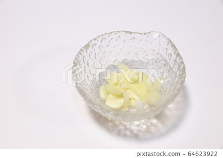 garlic  64623922