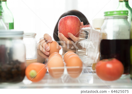 冰箱主婦女人 64625075