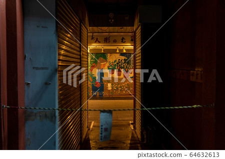 中見世街夜景 64632613