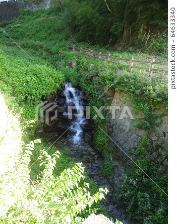 The place that was the neck wash pond next to Jingdōin The place that was the neck wash pond next to Jingdōin 64633340
