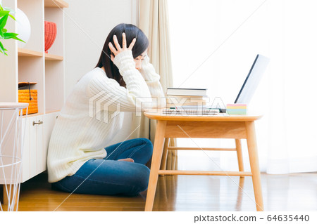 PC negative female online medical treatment copy space 16: 9 64635440