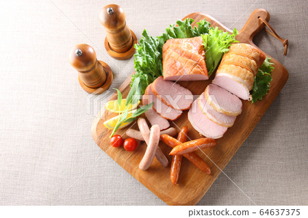 Assorted ham and wiener 64637375