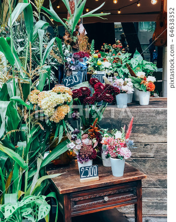 Small busines florist shop with trendy bouquets Small busines florist shop with trendy bouquets 64638352