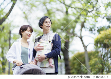Family with children wearing masks and going out Family with children wearing masks and going out 64640004