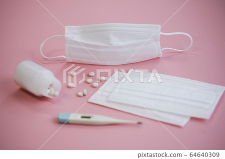 Mask thermometer infectious disease pink Mask thermometer infectious disease pink 64640309