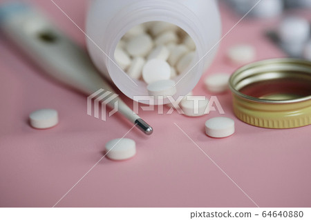Thermometer infectious disease pill pink 64640880