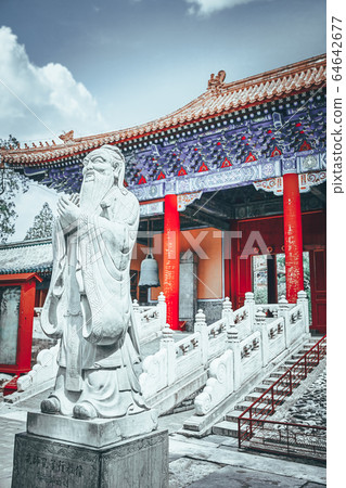 Statue of Confucius, the great Chinese philosopher Statue of Confucius, the great Chinese philosopher 64642677