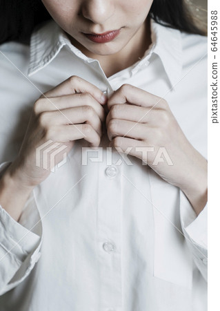 Take the shirt off. Take the shirt off. 64645988