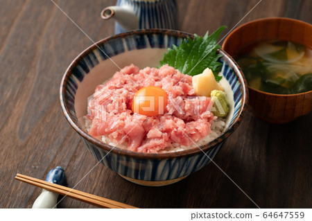 Negitoro on a bowl 64647559