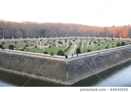 France, Loire region, Chenonceau castle, garden of Diane 64649308