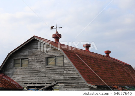 Scenery with farms in the Tokachi region of Hokkaido Scenery with farms in the Tokachi region of Hokkaido 64657640