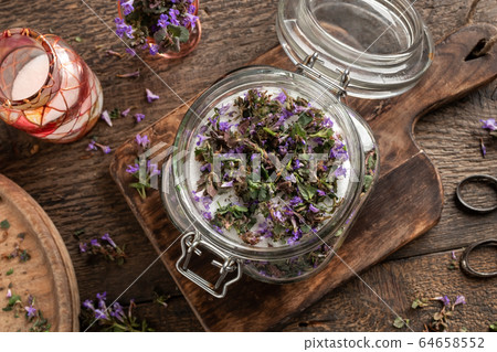 Preparation of herbal syrup against cough from fresh ground-ivy plant 64658552