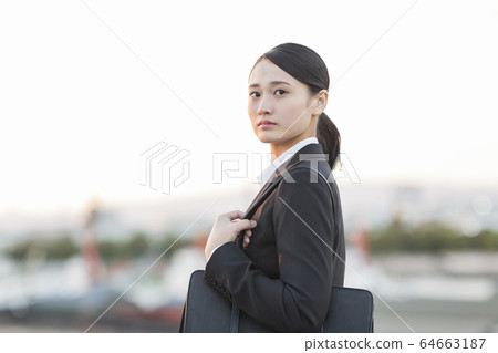 新生婦女 64663187
