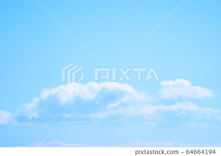天藍色的天空雲 天藍色的天空雲 64664194