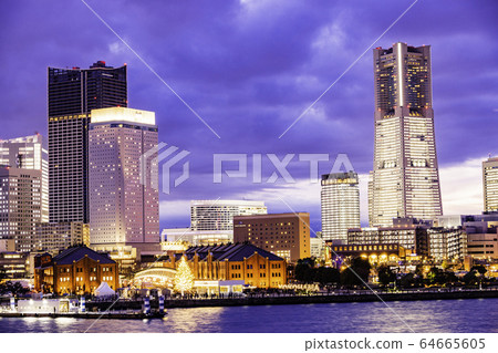（神奈川縣）港灣未來橫濱整個建築物照亮 64665605