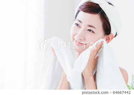 美女女人皮膚清潔美容美女 64667442