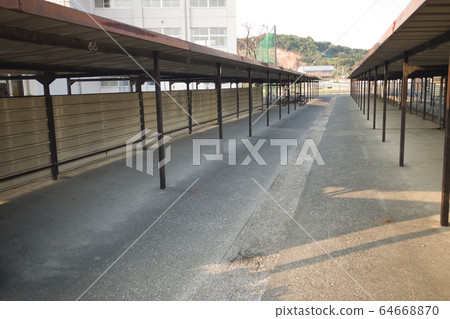 Bicycle parking space 64668870