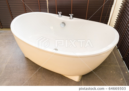 White bathtub and jacuzzi decoration interior 64669303