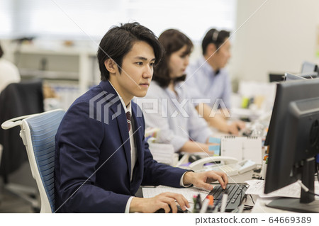 Businessman         64669389