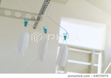 Image photo of washing and reusing the mask Image photo of washing and reusing the mask 64670974