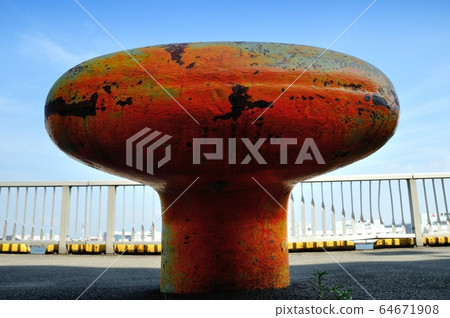 Mooring pillar 64671908