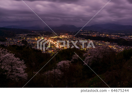 Evening scenery in Kanazawa 64675244