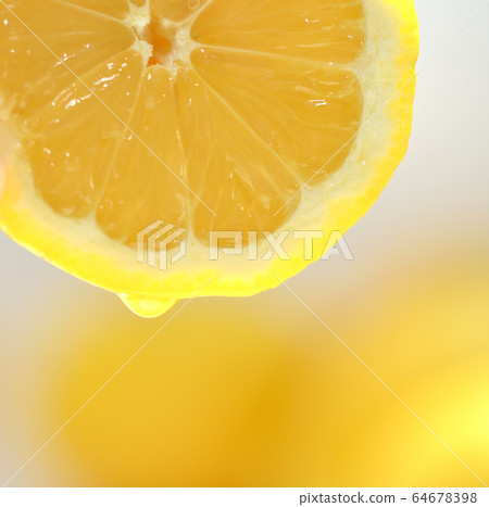 擠壓檸檬/檸檬滴 擠壓檸檬/檸檬滴 64678398