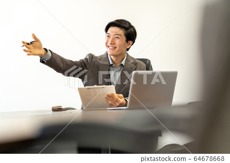 Business men meeting discussion Business men meeting discussion 64678668