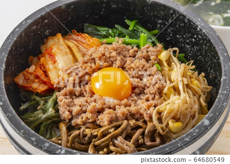 Stone baking bibimbap 64680549