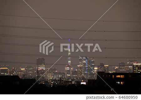 Tokyo cityscape in Japan "city blockade". The Tokyo Metropolitan Government in the darkness = 16th, the emergency declaration spread throughout the country 64680950