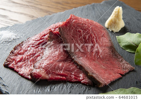 美味的烤牛肉 64681015