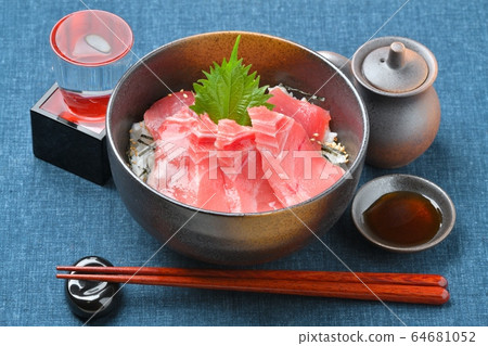 兩色金槍魚飯碗，由外國馬耳他金槍魚和大眼金槍魚（可能是）紅肉製成 64681052