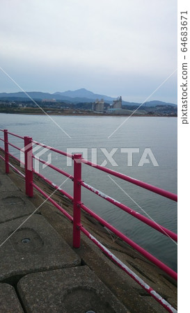 Sea	 64683671