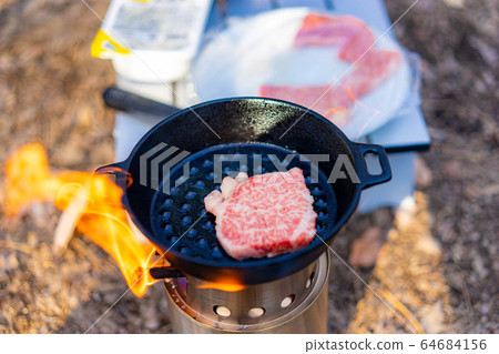 Camping material skillet burning fire stand Camping material skillet burning fire stand 64684156