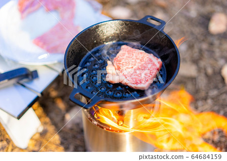 Camping material skillet burning fire stand Camping material skillet burning fire stand 64684159