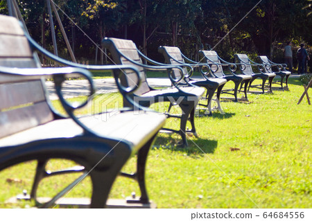 Park bench Park bench 64684556