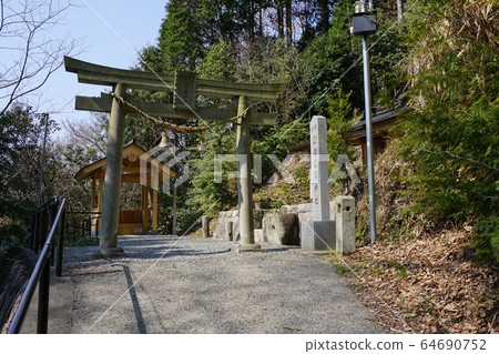 Samhara Shrine in Tsuyama City, Okayama Prefecture (Okumiya of "Samhara Shrine" in Osaka) Samhara Shrine in Tsuyama City, Okayama Prefecture (Okumiya of "Samhara Shrine" in Osaka) 64690752