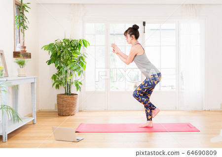 女瑜伽健身之家 64690809