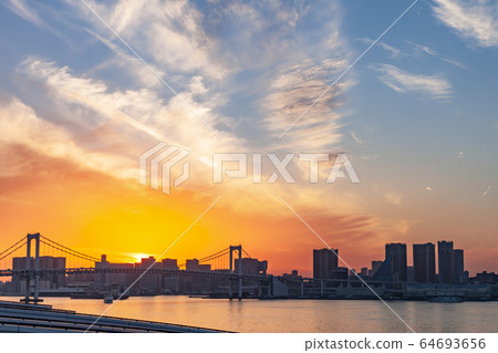 Tokyo Bay area sunset view from Toyosu Market 64693656
