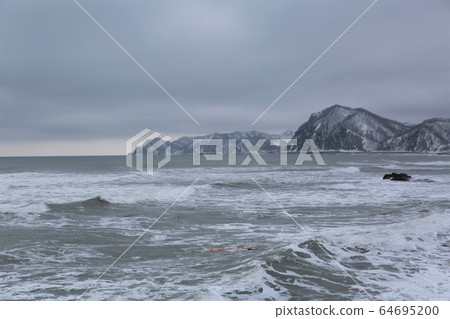 Scenery of Hokkaido "Winter Pacific Ocean, Erimo Town" Scenery of Hokkaido "Winter Pacific Ocean, Erimo Town" 64695200