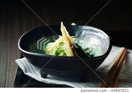 黃瓜和紫菜醋 64697651