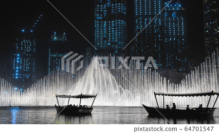 The dancing fountain in Dubai. United Arab Emirates. 64701547