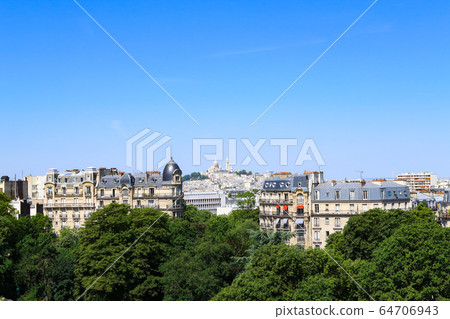 Paris cityscape Sacre Coeur France 64706943