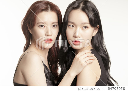 Woman, beauty, party Woman, beauty, party 64707958