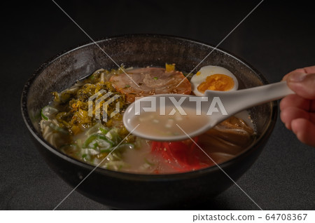 Hakata ramen 64708367