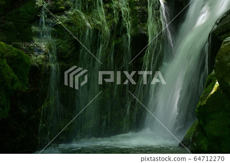 森林人的新鮮的綠色的moto本地區守護者神ji小澤不動瀑布中間階段 64712270