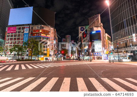 "Tokyo" Shibuya, a self-restraint mood where people disappeared Tokyo 64714693