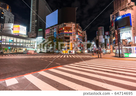 "Tokyo" Shibuya, a self-restraint mood where people disappeared Tokyo 64714695